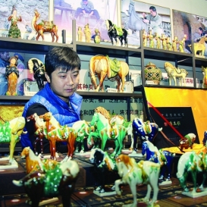 “非遗”精品荟萃 三门峡市民大开眼界